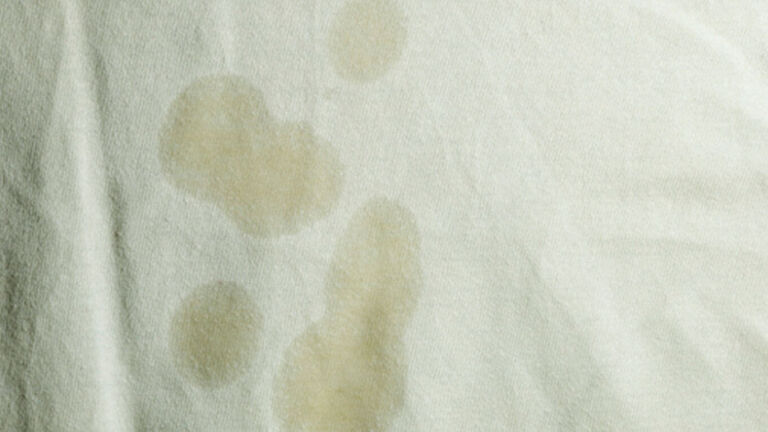 How to Remove Cooking Oil Stains from Workwear