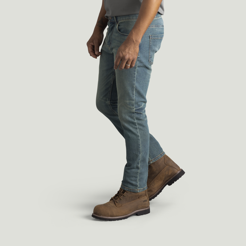 Men's Straight Fit Lightweight Cooling Jean image number 4