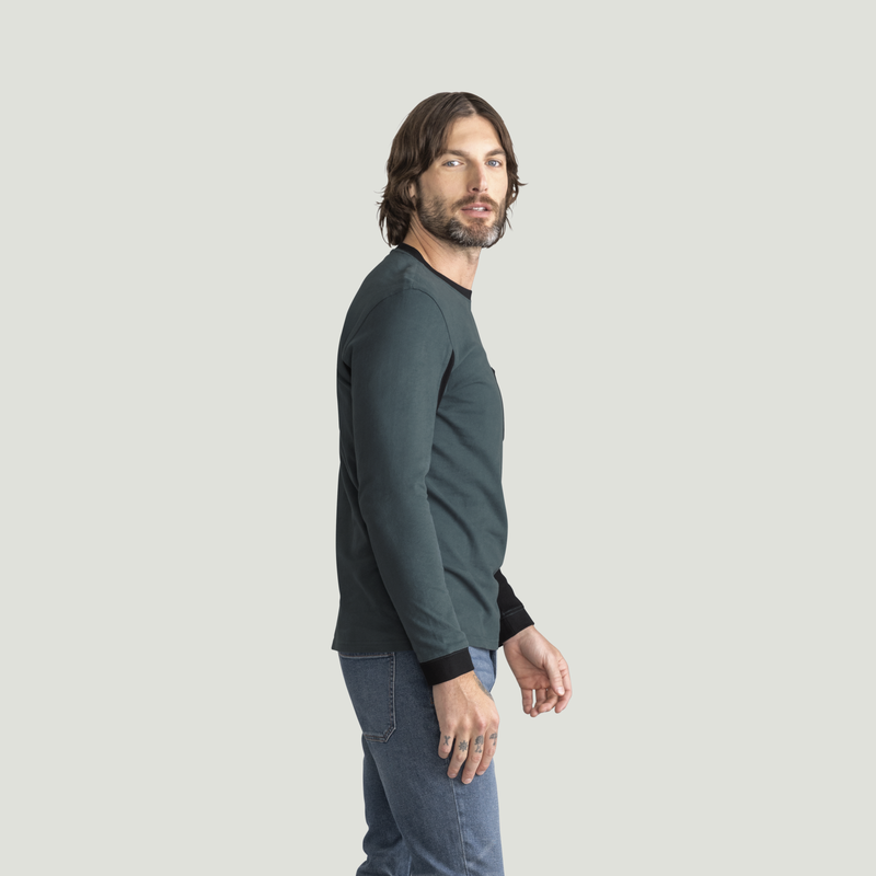Men's Heavyweight Long Sleeve Cotton Pocket T-Shirt image number 4
